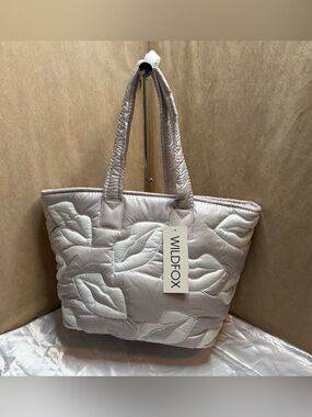 NWT Wildfox Quilted Kiss Lips Tote Bag Silver Puffer Oversized Shoulder Tote